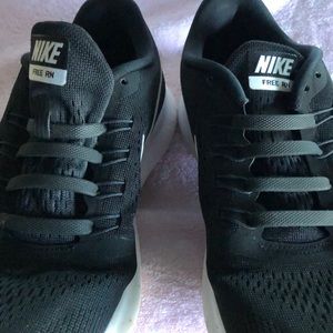 Nike free rn running shoes